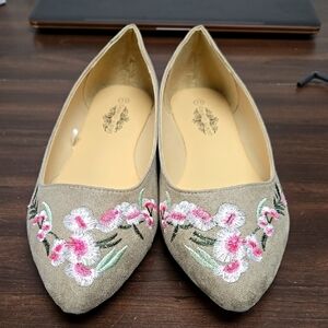Charles Albert Size 8 Taupe Embroidered Floral Ballet Vegan Flats